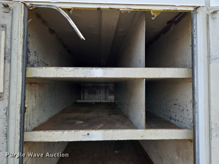 image for item EN8116 1998 International  4700 forestry bucket truck