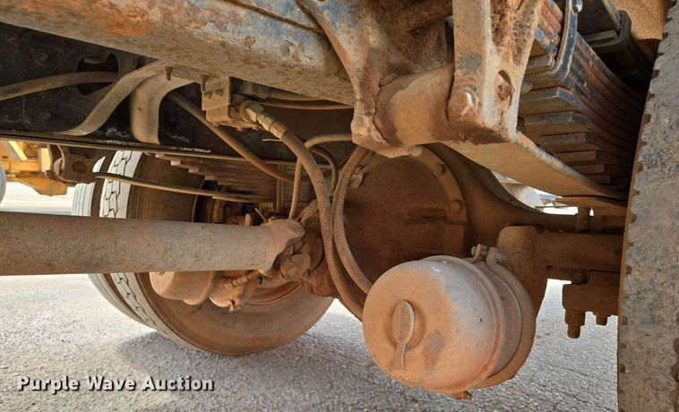 image for item EN8116 1998 International  4700 forestry bucket truck