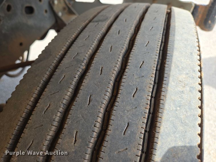 image for item EN8116 1998 International  4700 forestry bucket truck