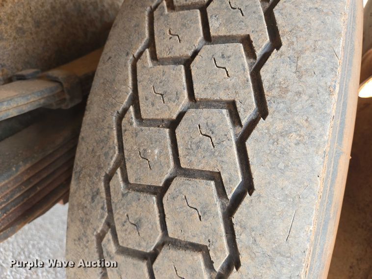 image for item EN8116 1998 International  4700 forestry bucket truck