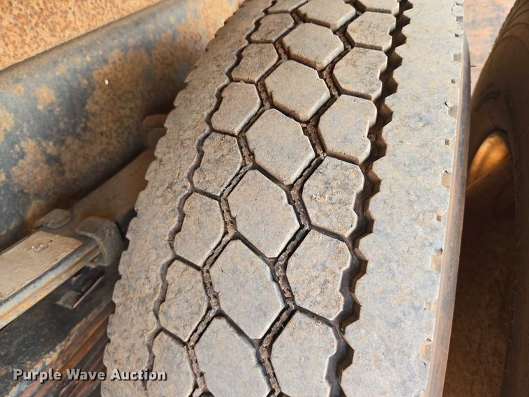 image for item EN8116 1998 International  4700 forestry bucket truck