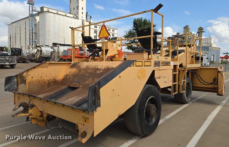 image for item EN8117 1998 Rosco SPRHH chip spreader