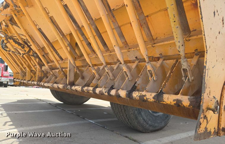 image for item EN8117 1998 Rosco SPRHH chip spreader