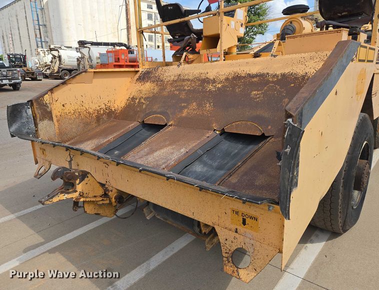 image for item EN8117 1998 Rosco SPRHH chip spreader