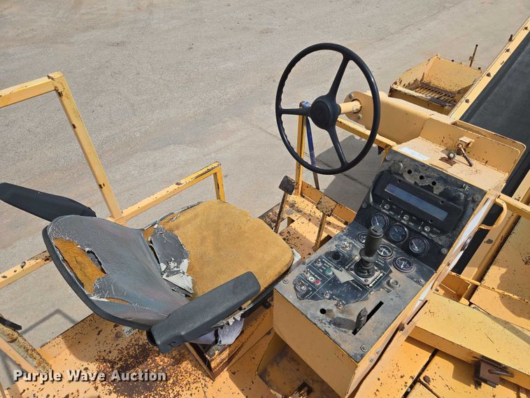 image for item EN8117 1998 Rosco SPRHH chip spreader