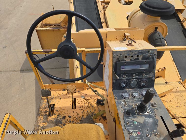 image for item EN8117 1998 Rosco SPRHH chip spreader