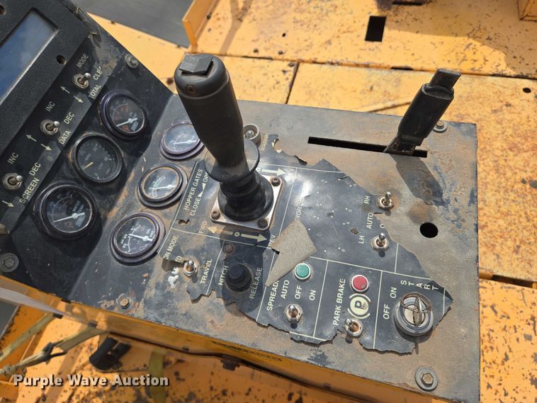 image for item EN8117 1998 Rosco SPRHH chip spreader