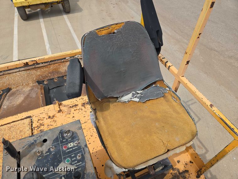 image for item EN8117 1998 Rosco SPRHH chip spreader