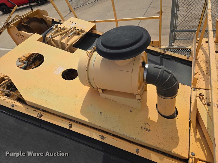 image for item EN8117 1998 Rosco SPRHH chip spreader