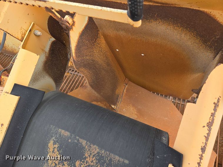 image for item EN8117 1998 Rosco SPRHH chip spreader