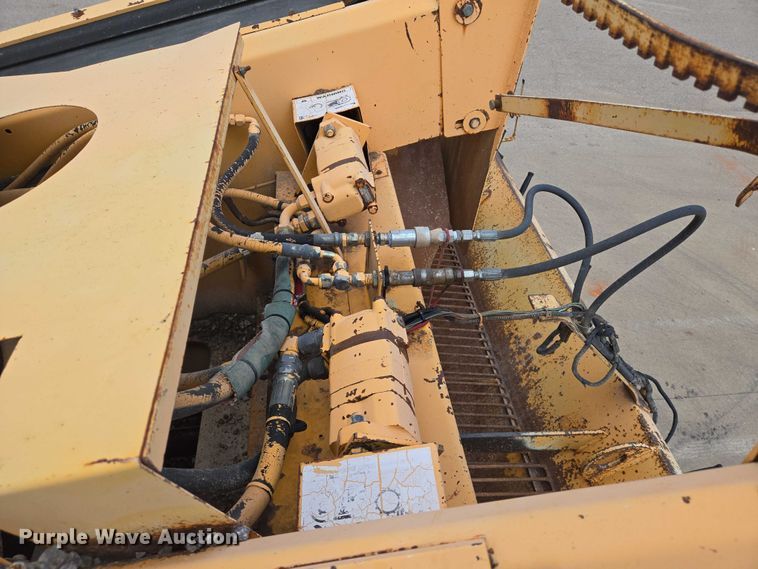 image for item EN8117 1998 Rosco SPRHH chip spreader