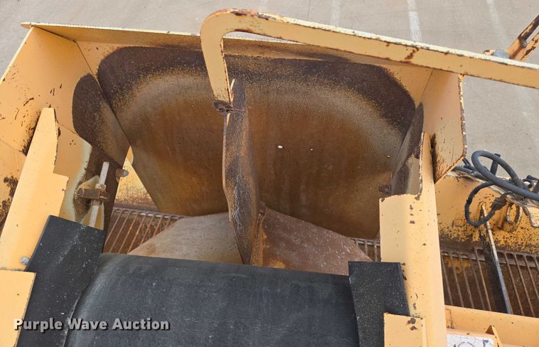 image for item EN8117 1998 Rosco SPRHH chip spreader