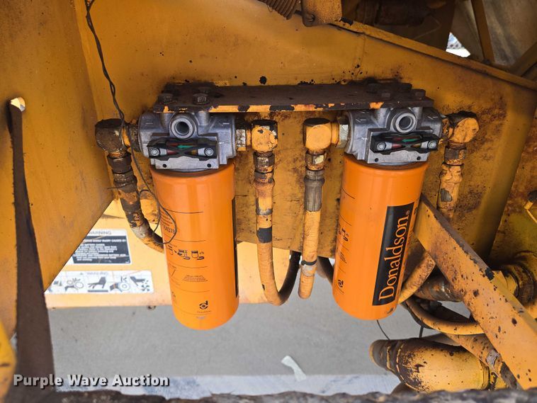 image for item EN8117 1998 Rosco SPRHH chip spreader