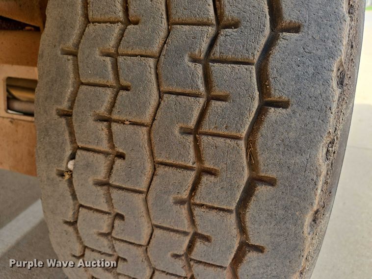 image for item EN8117 1998 Rosco SPRHH chip spreader