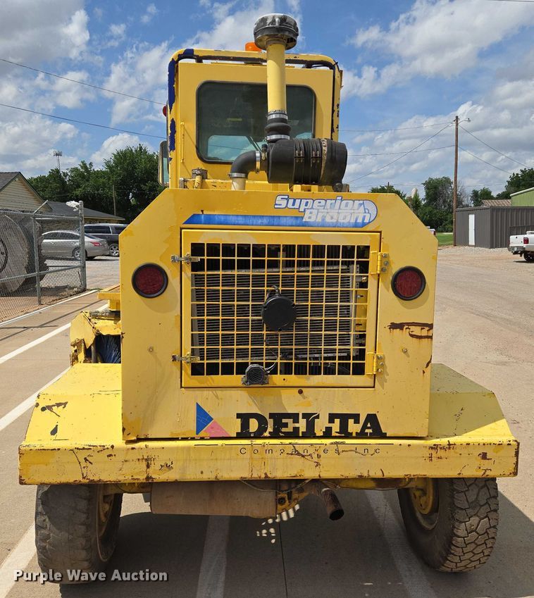 image for item EN8118 2008 Superior Broom DT80CT broom