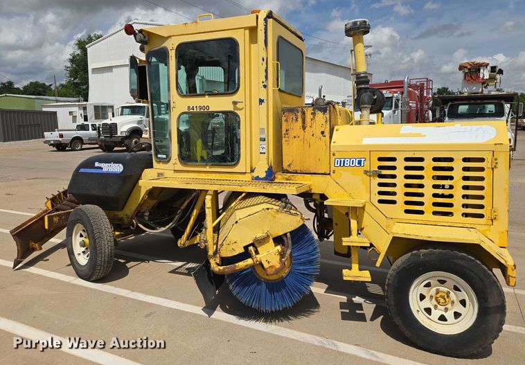 image for item EN8118 2008 Superior Broom DT80CT broom