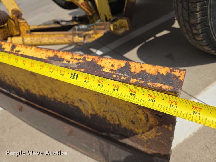 image for item EN8118 2008 Superior Broom DT80CT broom