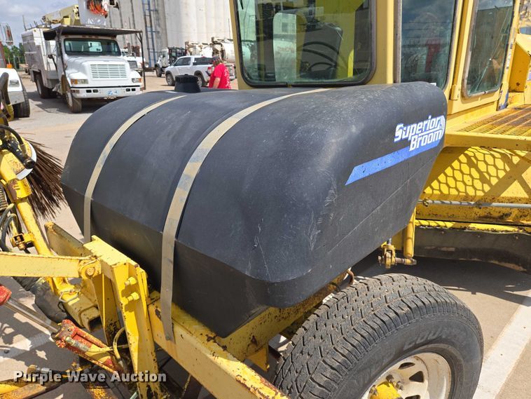 image for item EN8118 2008 Superior Broom DT80CT broom