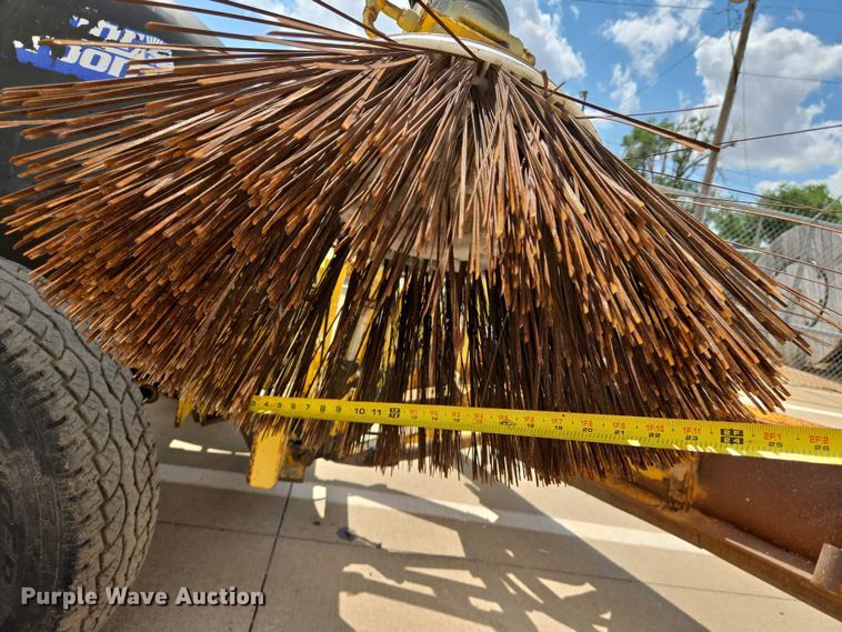 image for item EN8118 2008 Superior Broom DT80CT broom