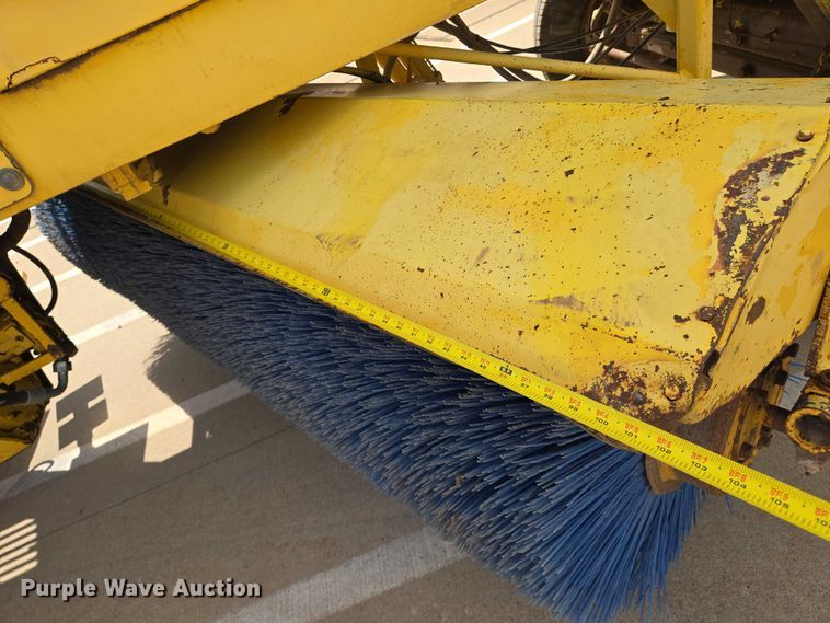 image for item EN8118 2008 Superior Broom DT80CT broom