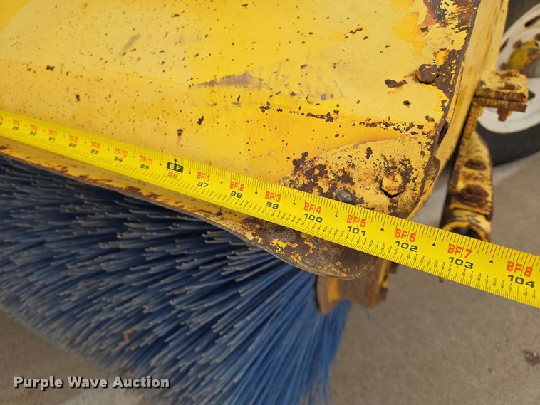 image for item EN8118 2008 Superior Broom DT80CT broom