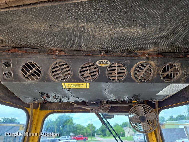 image for item EN8118 2008 Superior Broom DT80CT broom