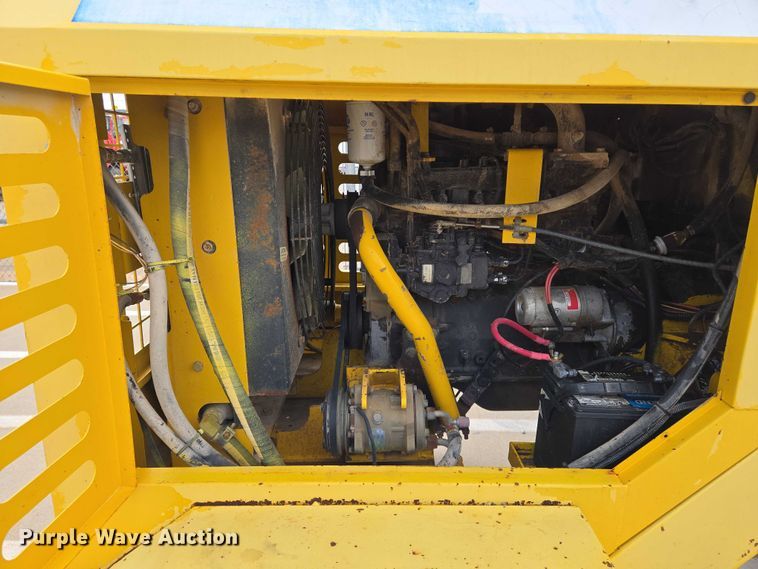 image for item EN8118 2008 Superior Broom DT80CT broom