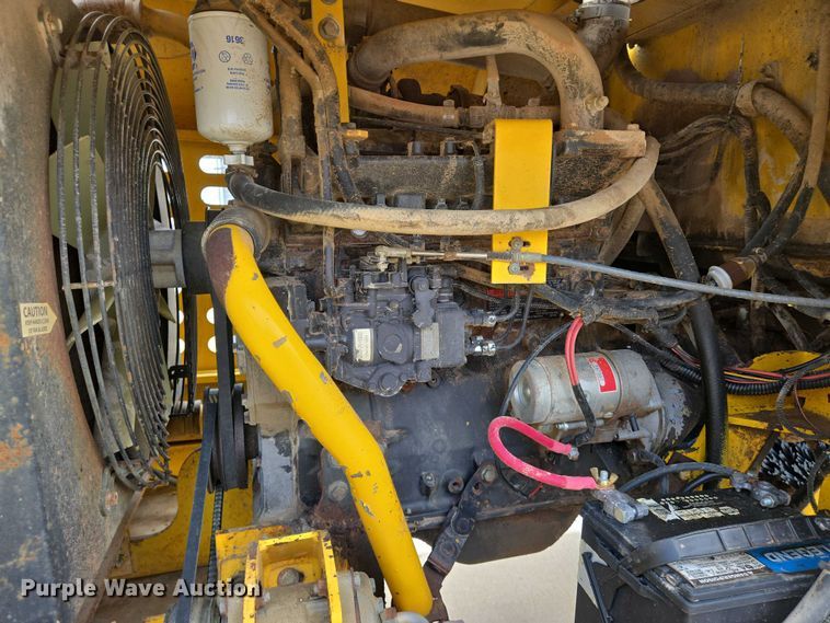 image for item EN8118 2008 Superior Broom DT80CT broom