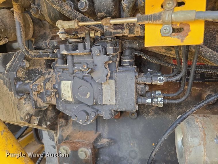 image for item EN8118 2008 Superior Broom DT80CT broom