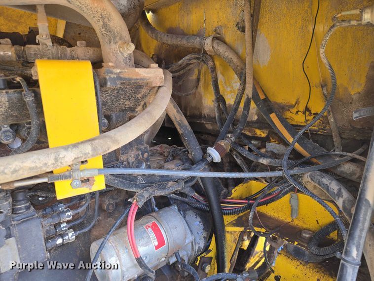 image for item EN8118 2008 Superior Broom DT80CT broom