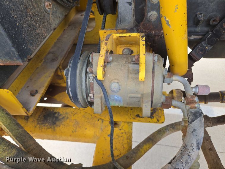 image for item EN8118 2008 Superior Broom DT80CT broom