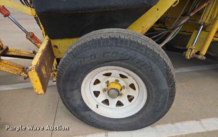 image for item EN8118 2008 Superior Broom DT80CT broom