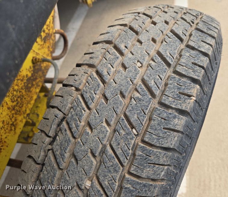 image for item EN8118 2008 Superior Broom DT80CT broom