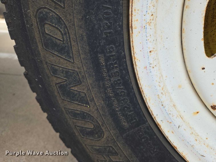 image for item EN8118 2008 Superior Broom DT80CT broom