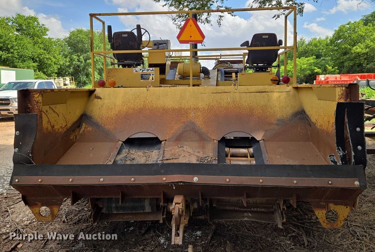 image for item EN8119 2001 Rosco SPRHH chip spreader