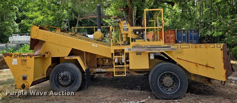 image for item EN8119 2001 Rosco SPRHH chip spreader