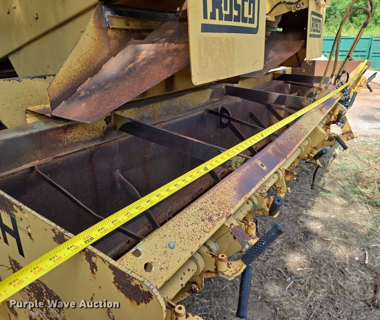 image for item EN8119 2001 Rosco SPRHH chip spreader