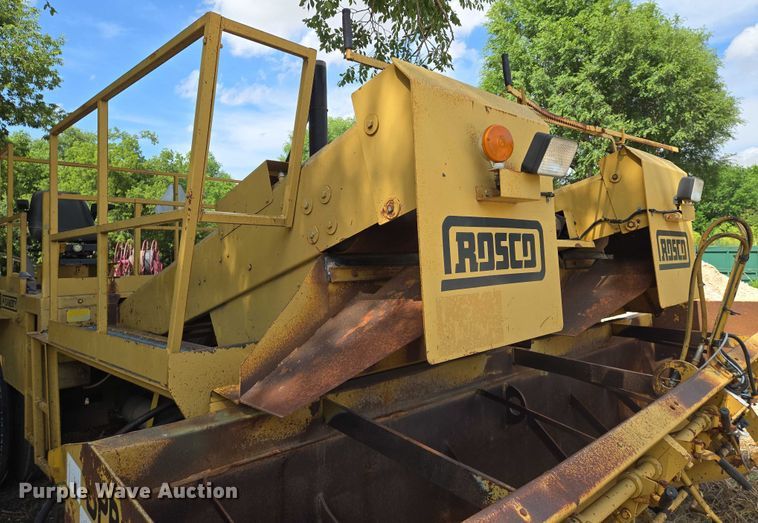 image for item EN8119 2001 Rosco SPRHH chip spreader