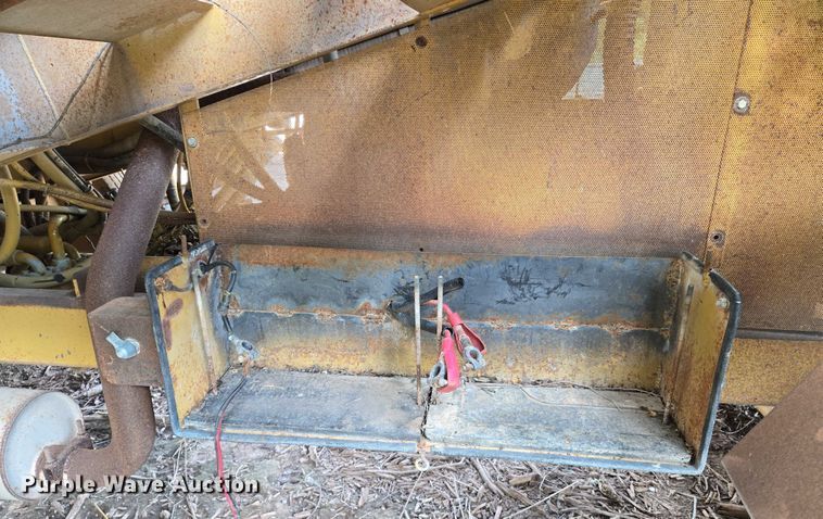 image for item EN8119 2001 Rosco SPRHH chip spreader