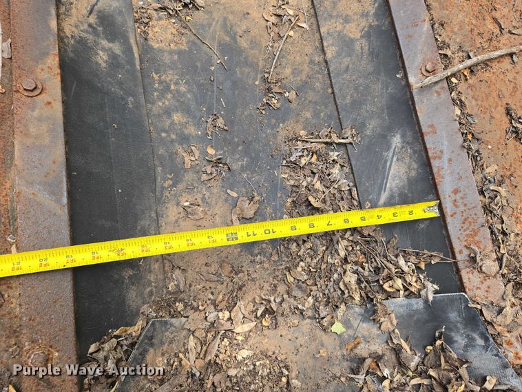 image for item EN8119 2001 Rosco SPRHH chip spreader