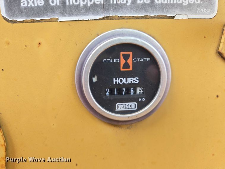 image for item EN8119 2001 Rosco SPRHH chip spreader