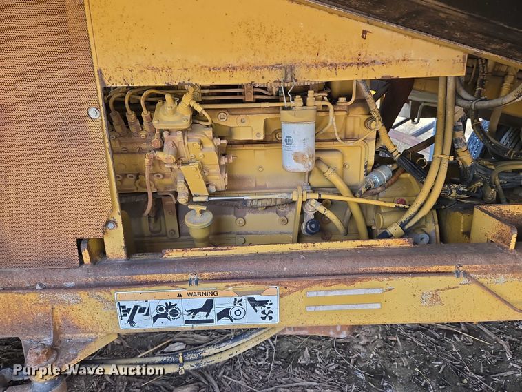 image for item EN8119 2001 Rosco SPRHH chip spreader