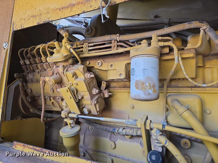 image for item EN8119 2001 Rosco SPRHH chip spreader