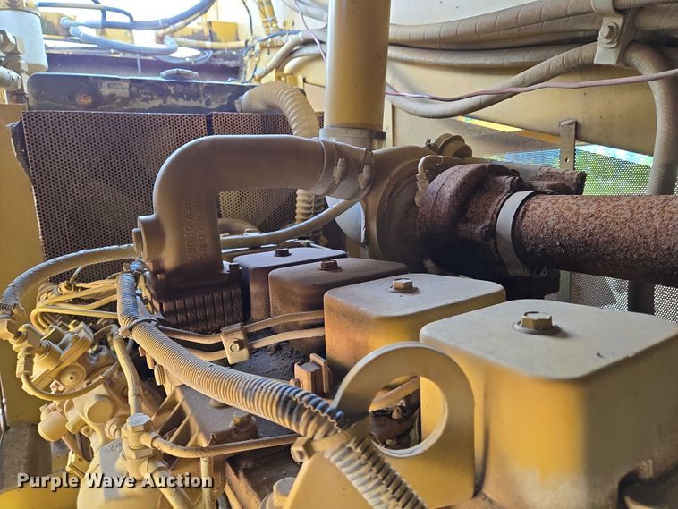 image for item EN8119 2001 Rosco SPRHH chip spreader