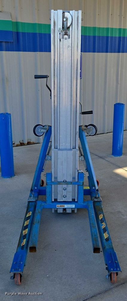 image for item EN8158 Sumner vertical lift