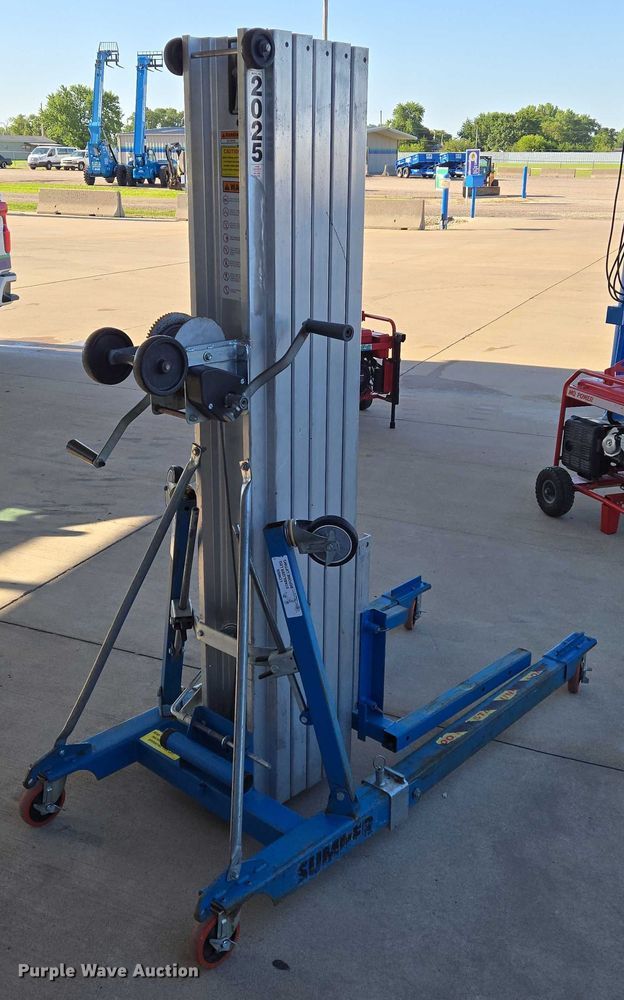 image for item EN8158 Sumner vertical lift