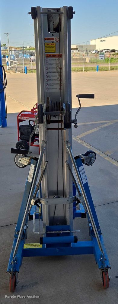 image for item EN8158 Sumner vertical lift