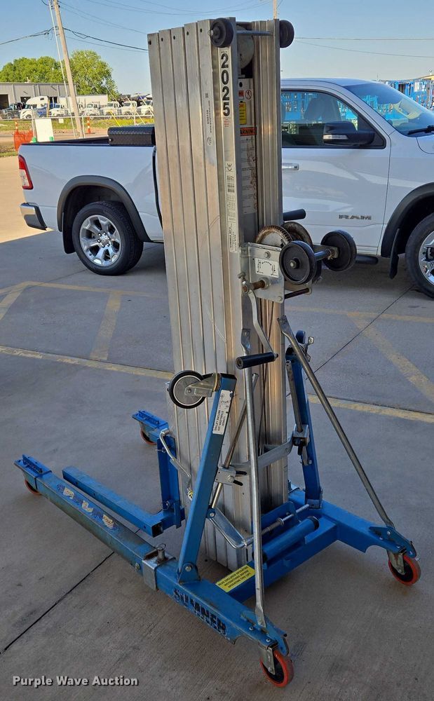 image for item EN8158 Sumner vertical lift