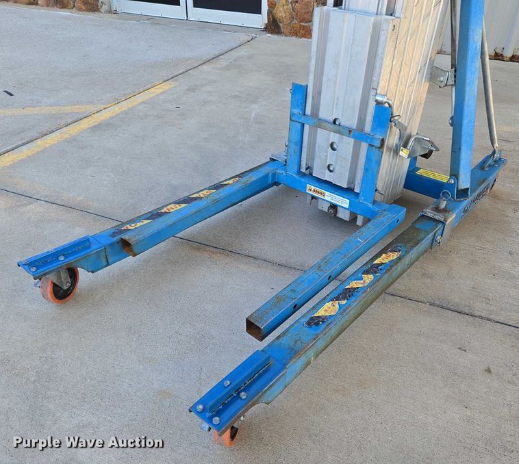 image for item EN8158 Sumner vertical lift