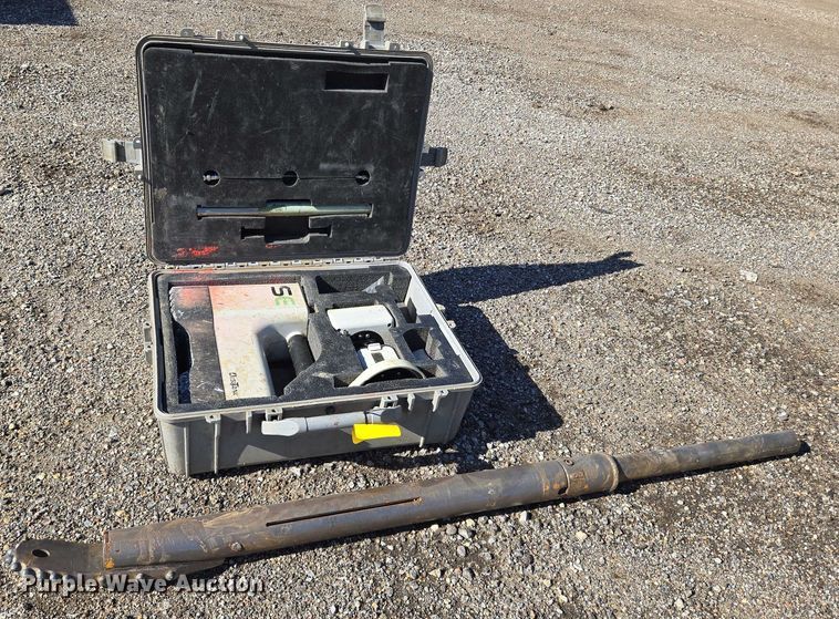 image for item EN8159 2015 Vermeer D9X13III directional boring unit